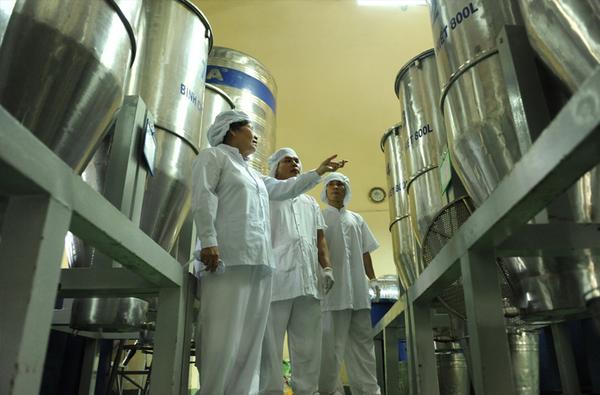 Dr. Nguyen Thi Ngoc Tram natural remedies for hot flashes without hormones  | Free us shipping | www.crilahealth.com  crinum latifolim